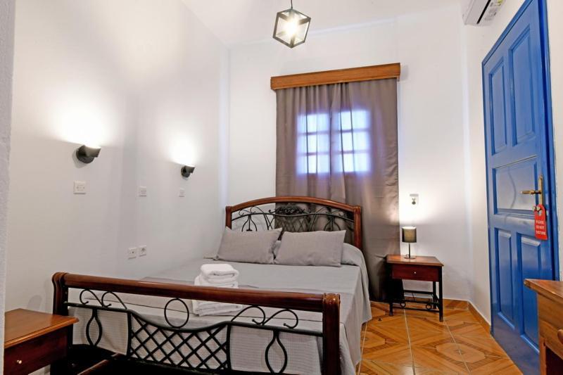 Lunar Santorini Hotel 페리사 외부 사진